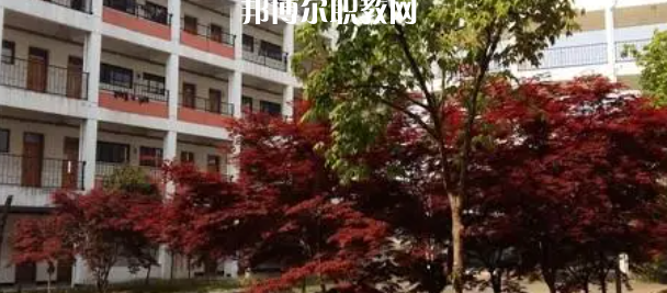 江蘇省寶應中等專業(yè)學校地址在哪里，哪個地區(qū)，哪個城市?