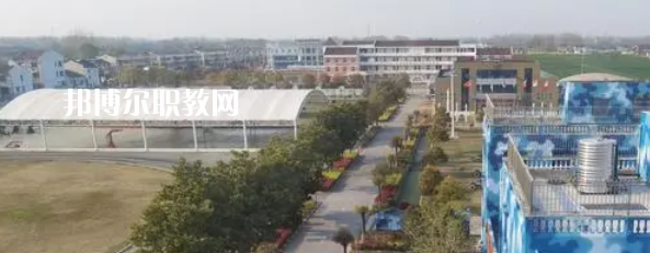 泰州市姜堰區(qū)新世紀(jì)武藝學(xué)校地址在哪里，哪個地區(qū)，哪個城市?