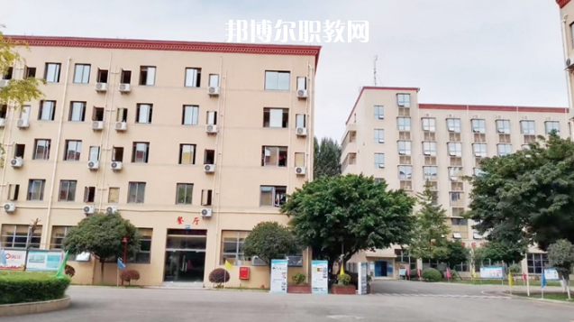 四川科華高級技工學(xué)校醫(yī)藥衛(wèi)生類對口高考班地址在哪里，哪個地區(qū)，哪個城市?