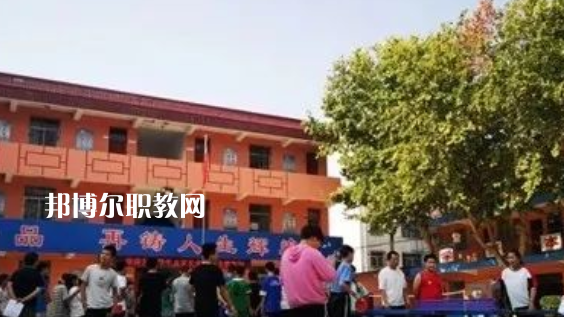 陜西渭南商貿(mào)技工學(xué)校地址，乘車(chē)路線