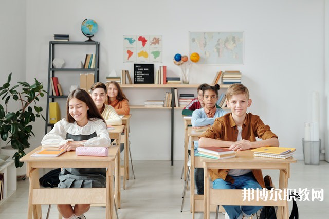 重慶萬州三峽服裝藝術學校有哪些招生專業(yè)（2023年）