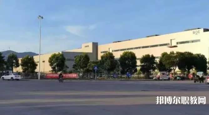 西安智能工業(yè)技工學(xué)校地址，乘車路線