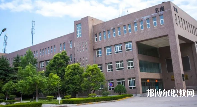 西安技師學(xué)院地址，乘車路線