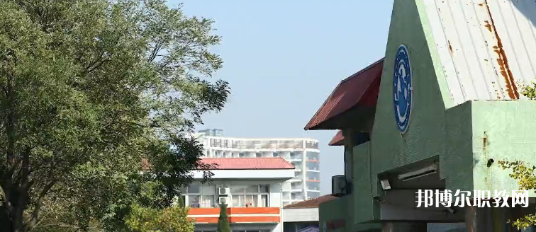 秦皇島市體育舞蹈中等專業(yè)學校地址，乘車路線