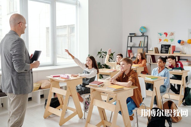 江西哪里的中專學(xué)校能讀服裝設(shè)計專業(yè)