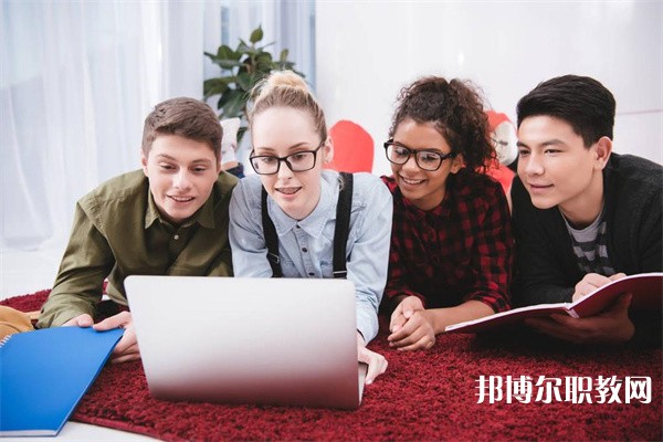 江西哪里的中職學(xué)校能讀計(jì)算機(jī)應(yīng)用（文秘方向）專業(yè)