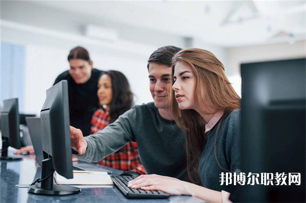 江西哪里的職業(yè)學(xué)校能讀計(jì)算機(jī)平面廣告設(shè)計(jì)專業(yè)