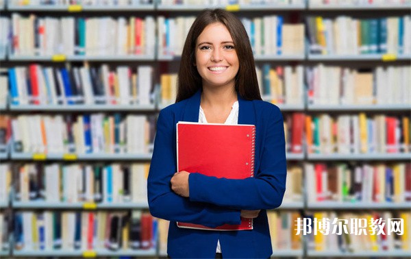江西哪里的職業(yè)中學(xué)能讀服裝設(shè)計(jì)制作專業(yè)