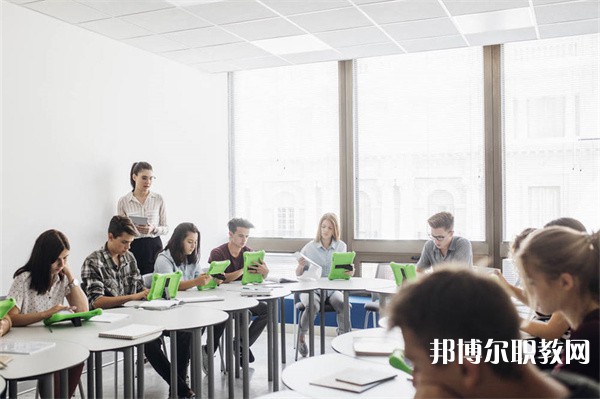 山東哪里的中職學(xué)校能讀針灸推拿專業(yè)