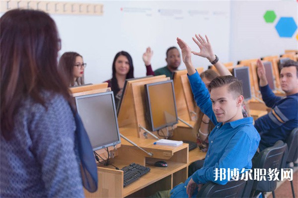 山東哪里的中職學(xué)校能讀網(wǎng)站建設(shè)與管理專業(yè)