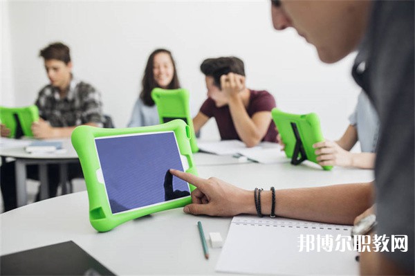 河南哪里的職業(yè)學校能讀計算機應(yīng)用專業(yè)