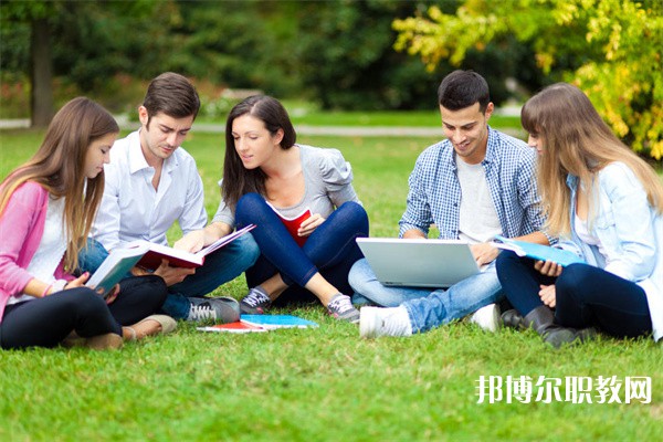 河南哪里的中職學(xué)校能讀服裝專業(yè)