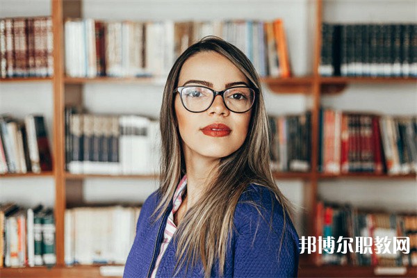 河南哪里的中專學(xué)校能讀美發(fā)與形象設(shè)計(jì)專業(yè)