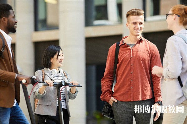河南哪里的職業(yè)學(xué)校能讀平面設(shè)計(jì)專業(yè)