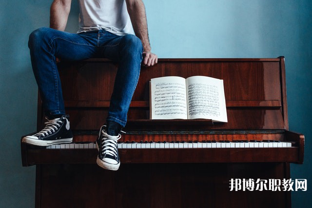 河南哪里的職教中心能讀物流服務與管理專業(yè)