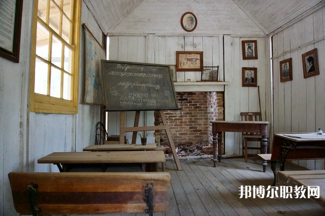 河南哪里的職教中心能讀樓宇智能化設(shè)備安裝與運行專業(yè)