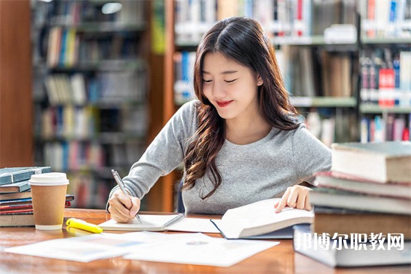 河南哪里的中專學校能讀影視演藝專業(yè)專業(yè)