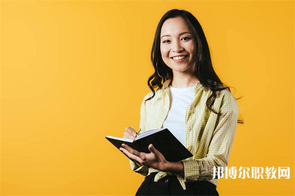 河南哪里的中職學(xué)校能讀皮革制品造型設(shè)計專業(yè)