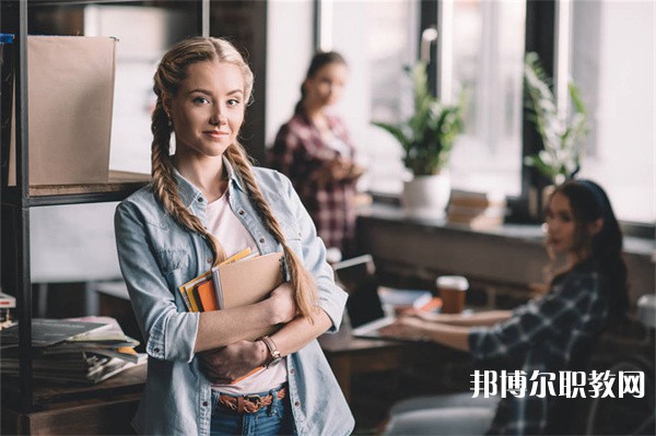 河南哪里的中職學校能讀計算機室內設計專業(yè)