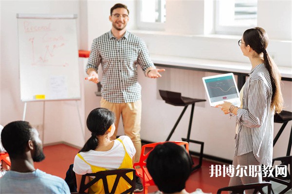 河南哪里的中職學(xué)校能讀工業(yè)機(jī)器人運用與維修專業(yè)