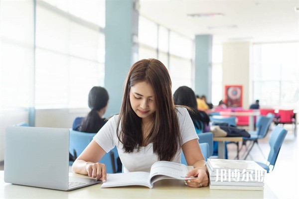 河南哪里的中職學(xué)校能讀美術(shù)設(shè)計(jì)與制作（3D）專業(yè)