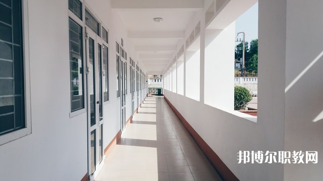 河南哪里的中職學(xué)校能讀跨境電商與移動商務(wù)營銷專業(yè)