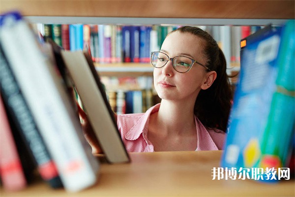 湖北哪里的中專學(xué)校能讀城市軌道交通運輸與管理專業(yè)
