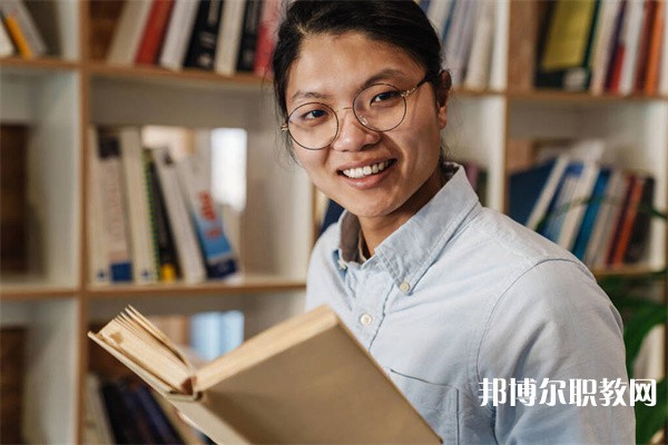 湖北哪里的中專學(xué)校能讀計算機信息管理專業(yè)