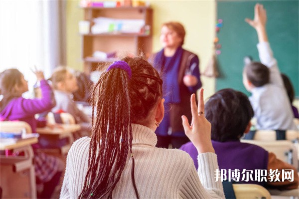 廣東哪里的中專學校能讀工藝美術(shù)(室內(nèi)設(shè)計）專業(yè)
