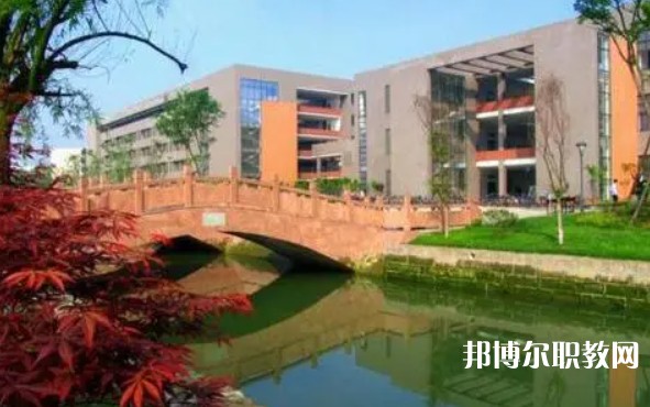 2024桂林市藝術(shù)學(xué)校招生計(jì)劃 招生人數(shù)是多少(附要求、條件、對象)