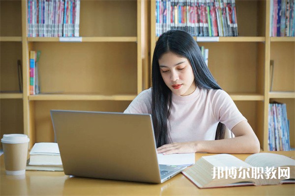 廣西哪里的中專學校能讀計算機應用(網(wǎng)絡、技術)專業(yè)