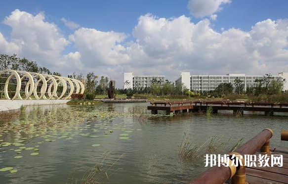 2024鞍山市現(xiàn)代服務(wù)學(xué)校招生計(jì)劃 招生人數(shù)是多少(附要求、條件、對(duì)象)
