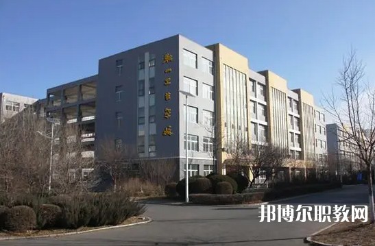 2024鞍山衛(wèi)生學(xué)校招生計劃 招生人數(shù)是多少(附要求、條件、對象)