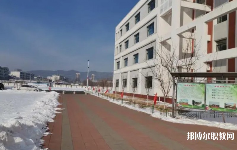 2024新賓縣中等職業(yè)技術(shù)專(zhuān)業(yè)學(xué)校招生計(jì)劃 招生人數(shù)是多少(附要求、條件、對(duì)象)