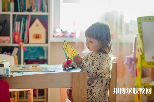 貴州哪里的中專學校能讀醫(yī)學檢驗專業(yè)