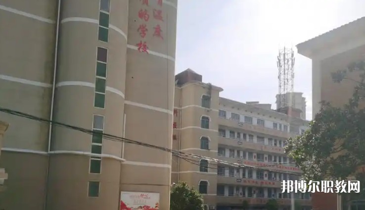 益陽市科技工程學(xué)校2025年學(xué)費(fèi)、收費(fèi)多少